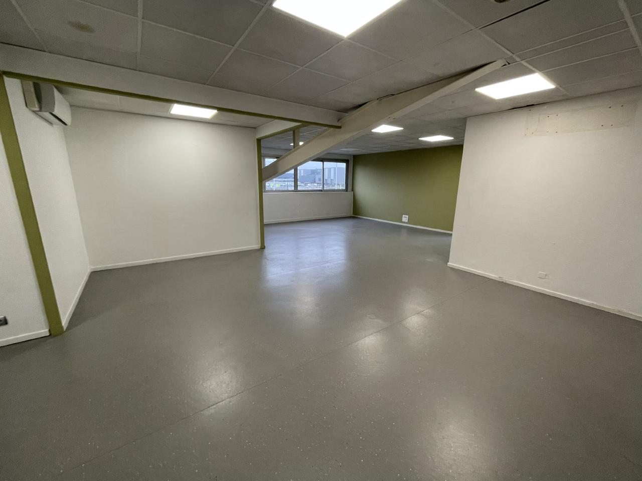 Bureau Saint-Pierre-des-Corps 340m² Location bureau Saint-Pierre-des-Corps Indre-et-Loire OLBUR2420620 4